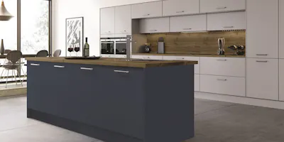 Contemporary kitchen featuring handleless cabinetry, wood-effect splashback and central island.